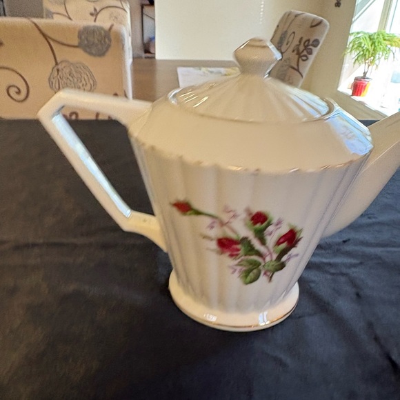Vintage Teapot , Japan Porcelain White With Red Rose - Picture 5 of 10